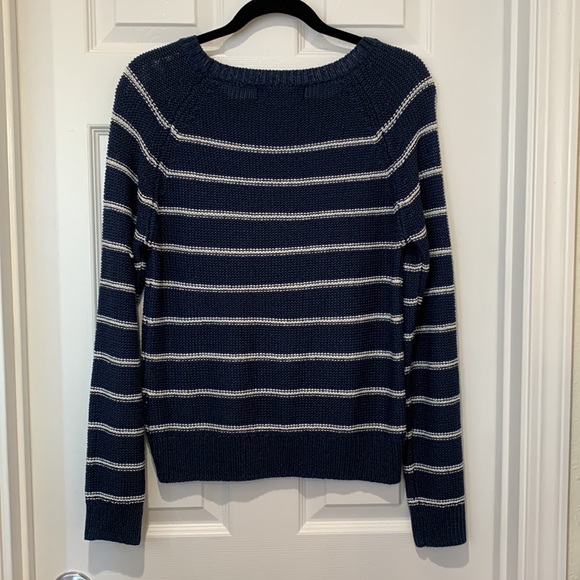 💥3 for $10💥 Forever 21 Sweater - Picture 2 of 5